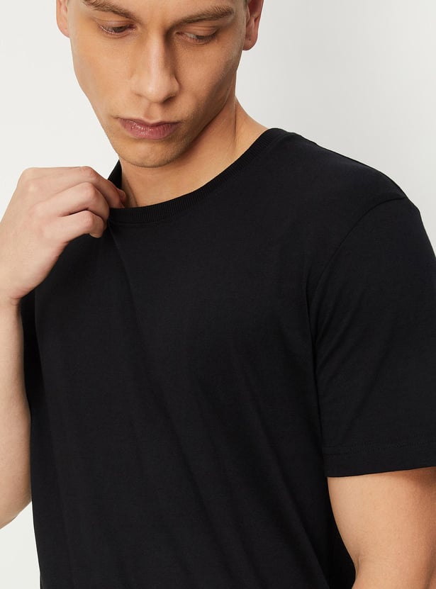 Men Colourblock Slim Fit T-shirt