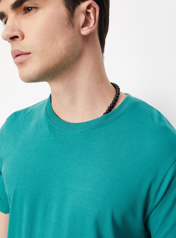Men Colourblock Slim Fit T-shirt