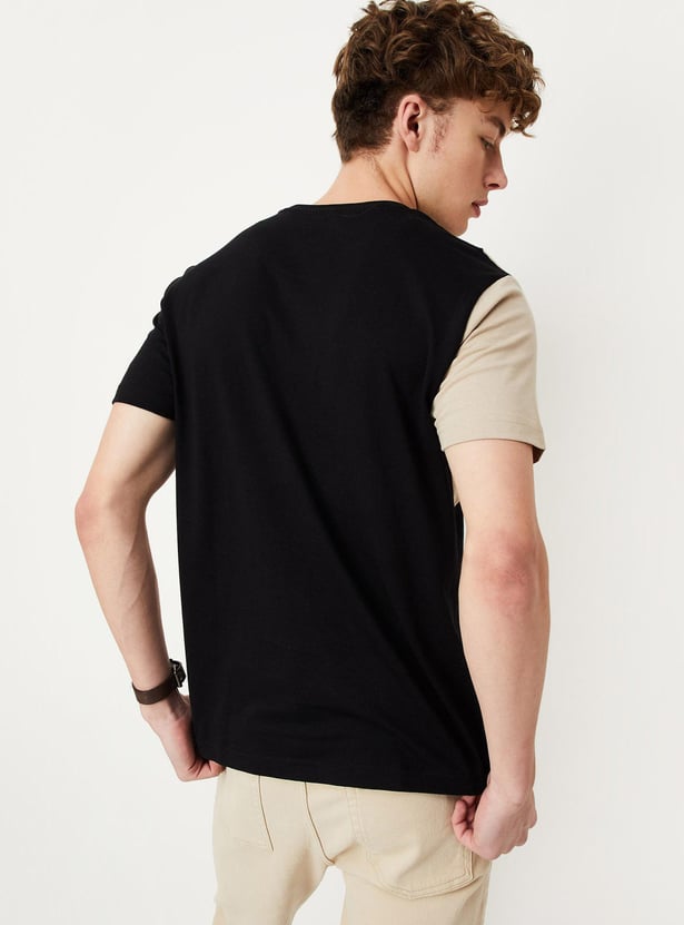 Men Colourblocked Slim Fit T-shirt