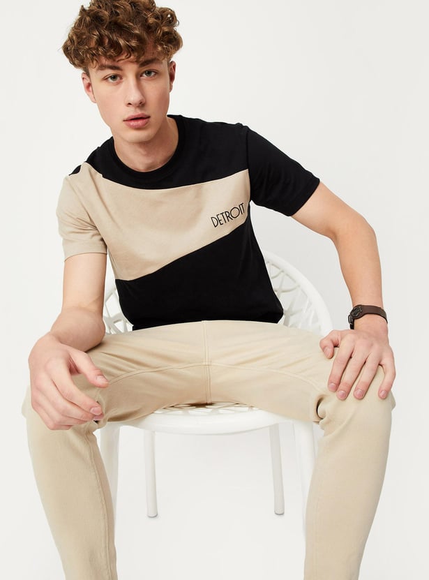 Men Colourblocked Slim Fit T-shirt