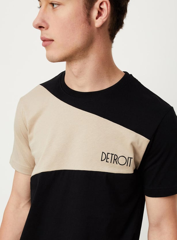 Men Colourblocked Slim Fit T-shirt
