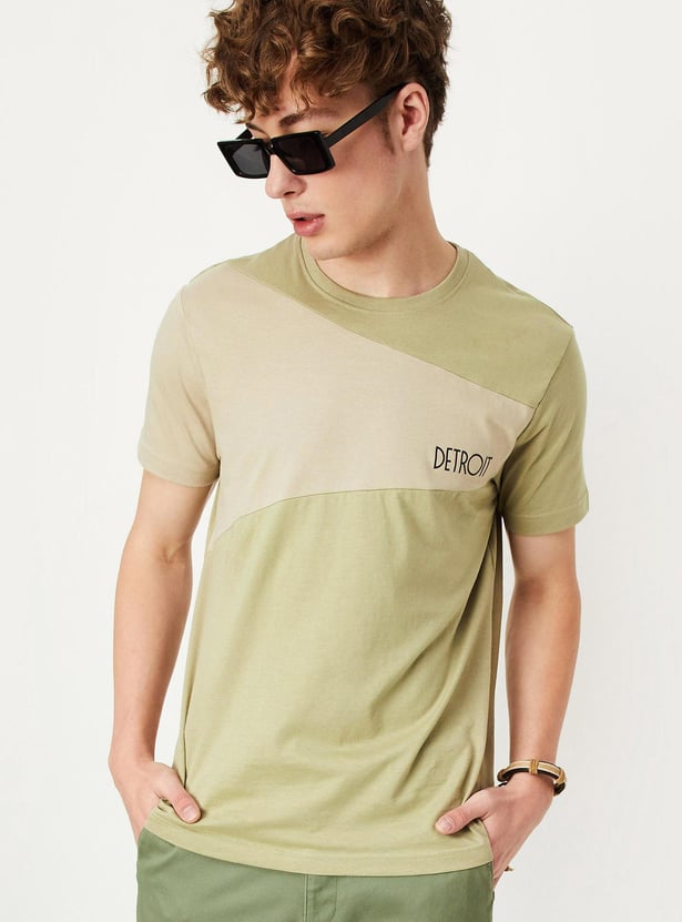Men Colourblocked Slim Fit T-shirt