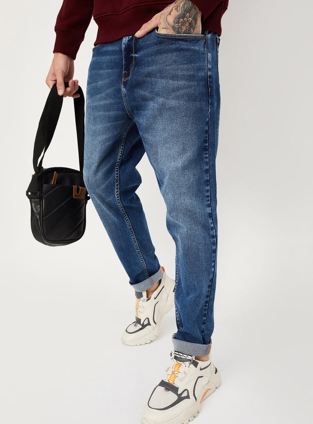 Men Carrot Fit Washed Jeans