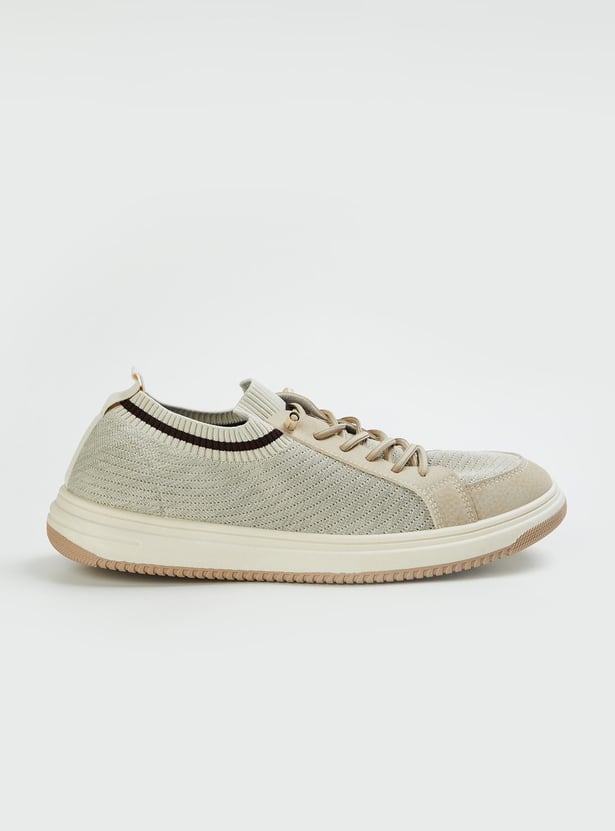 Men Mesh-Panelled Sports Shoes