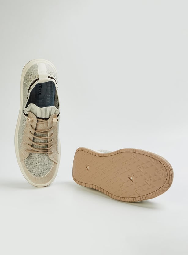 Men Mesh-Panelled Sports Shoes