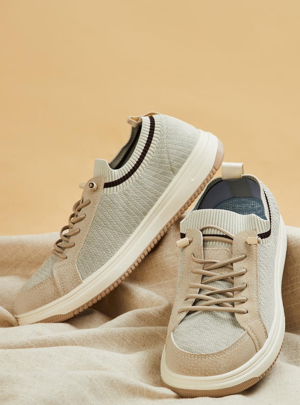 Men Mesh-Panelled Sports Shoes