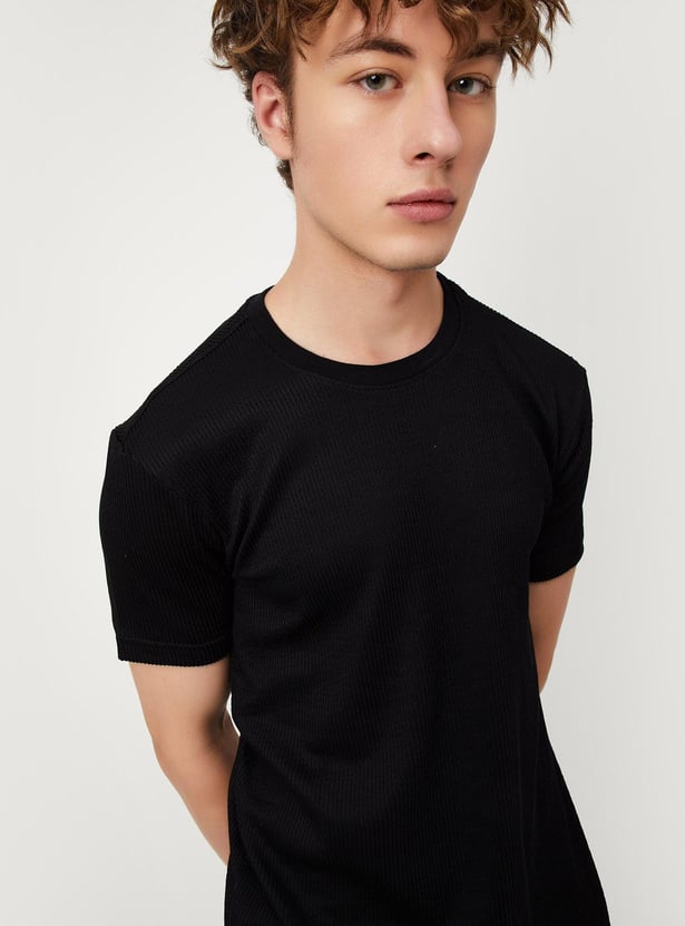 Men Slim Fit Textured Active T-shirt