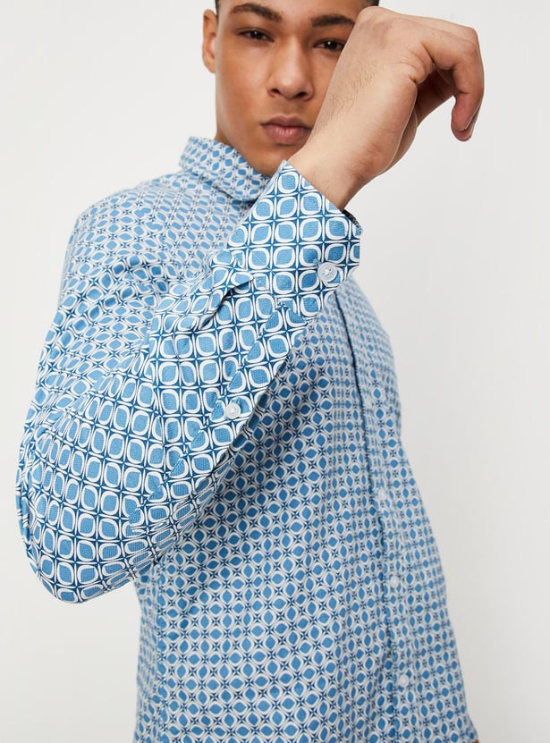 Men Printed Slim Fit Smart Casual Shirt