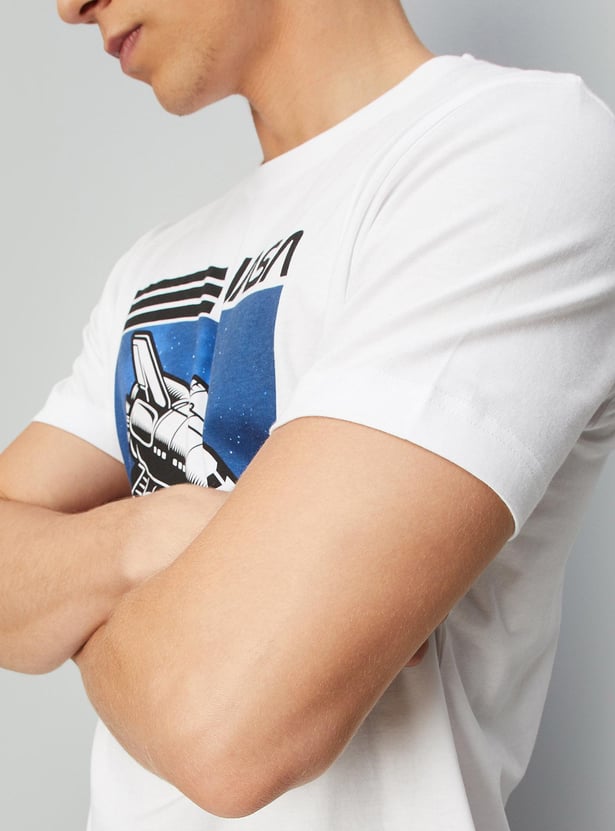 Men NASA Printed Slim Fit T-shirt