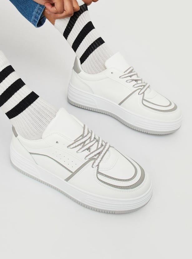 Women Perforated Lace-Up Casual Shoes