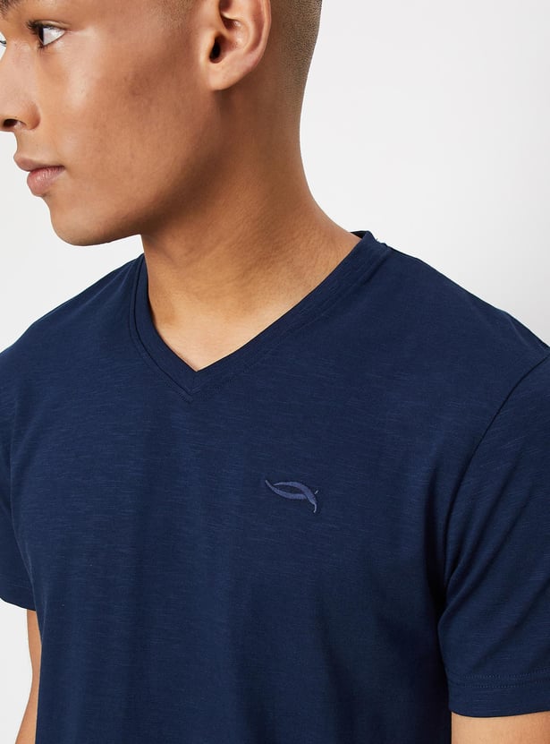 Men Solid V-neck T-shirt