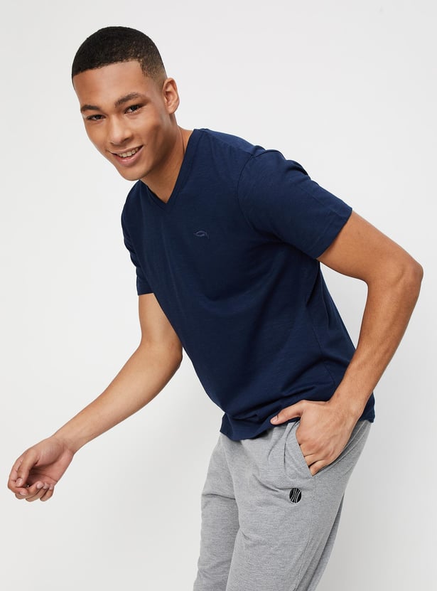 Men Solid V-neck T-shirt
