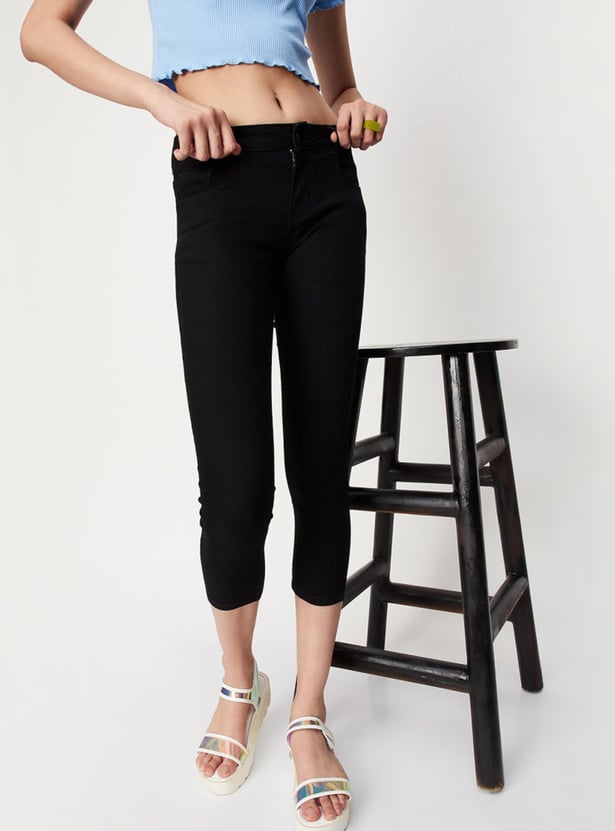 Women Solid Skinny Fit Crop Jeans