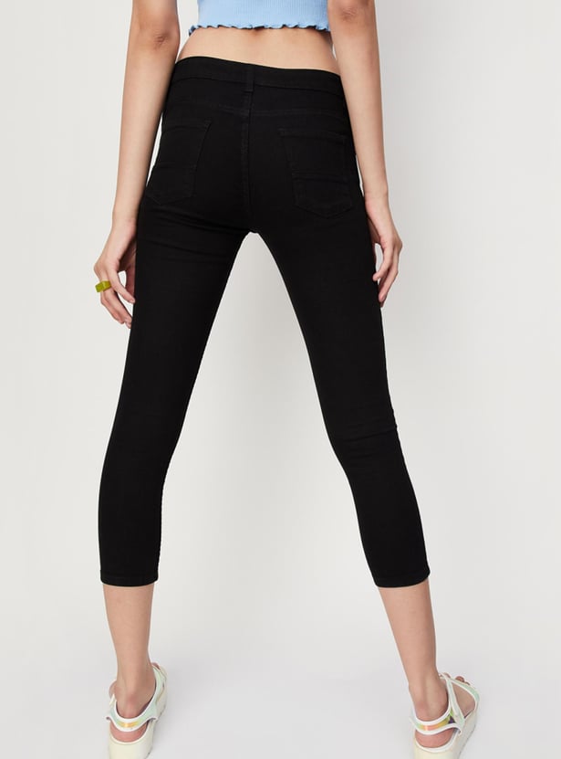 Women Solid Skinny Fit Crop Jeans
