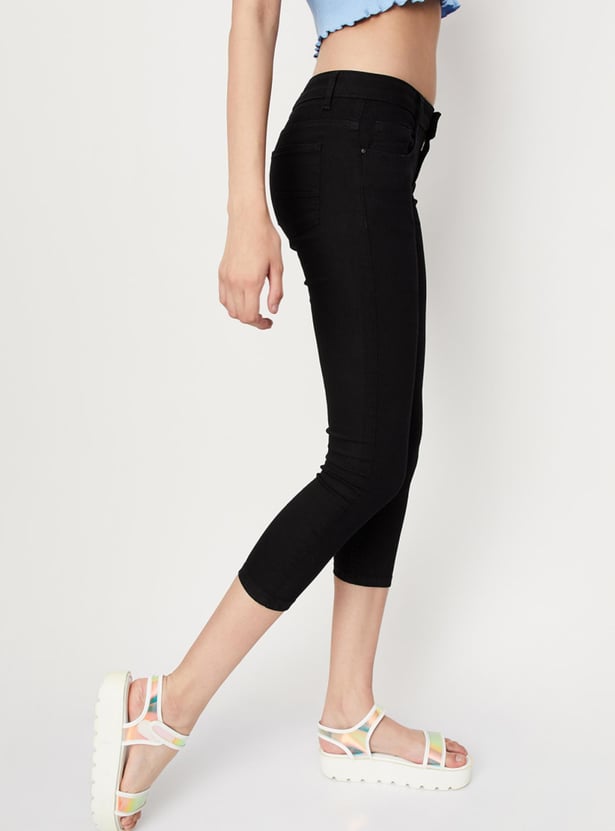 Women Solid Skinny Fit Crop Jeans