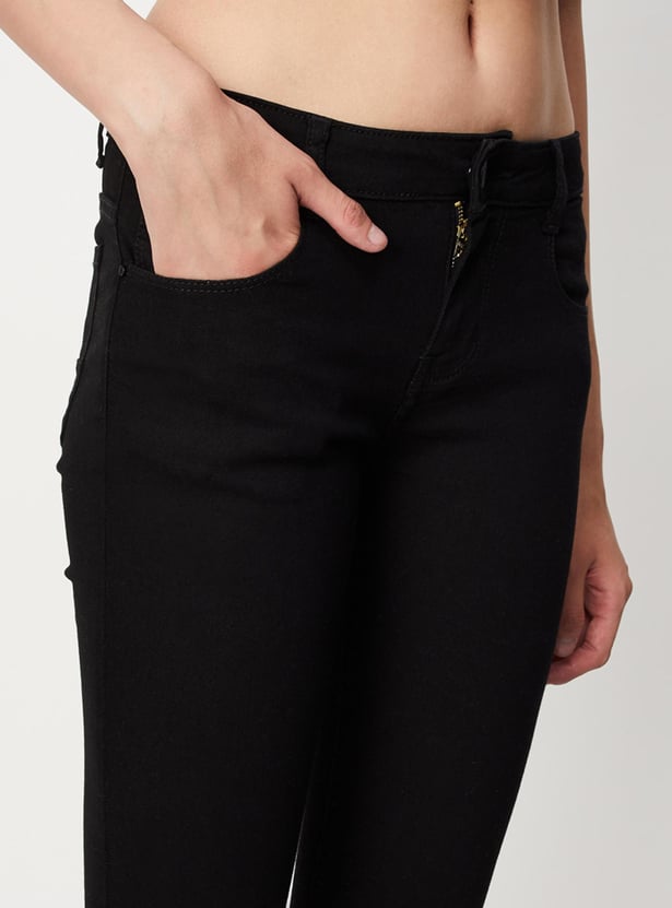 Women Solid Skinny Fit Crop Jeans