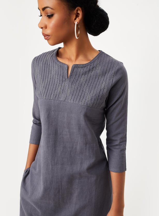 Women Embroidered Straight Kurta