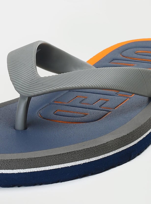 Men Colorblocked V-Strap Slippers