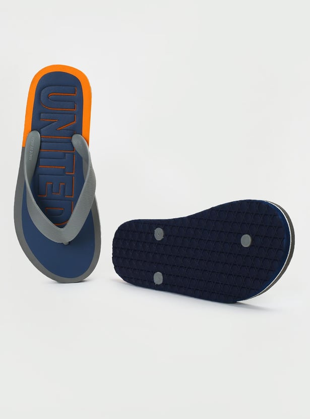 Men Colorblocked V-Strap Slippers