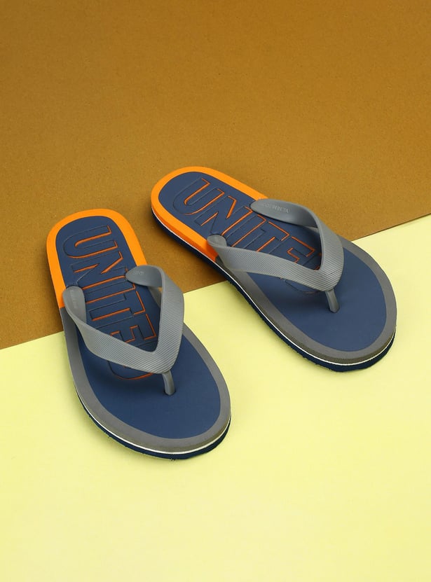 Men Colorblocked V-Strap Slippers