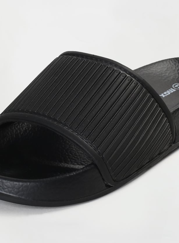 Men Textured Open-Toe Sliders