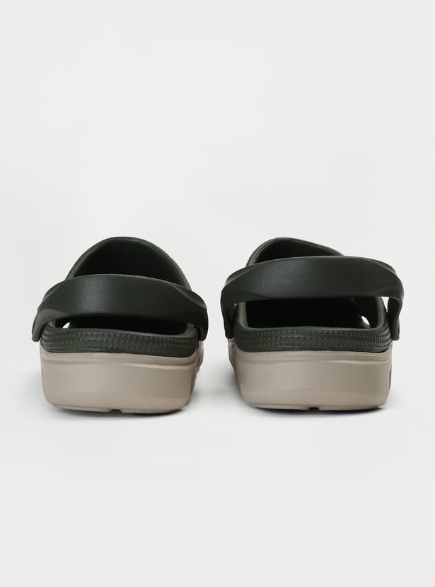 Men Colourblocked Clogs with Pivoting Strap