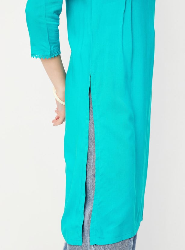 Women Solid V-neck Straight Kurta