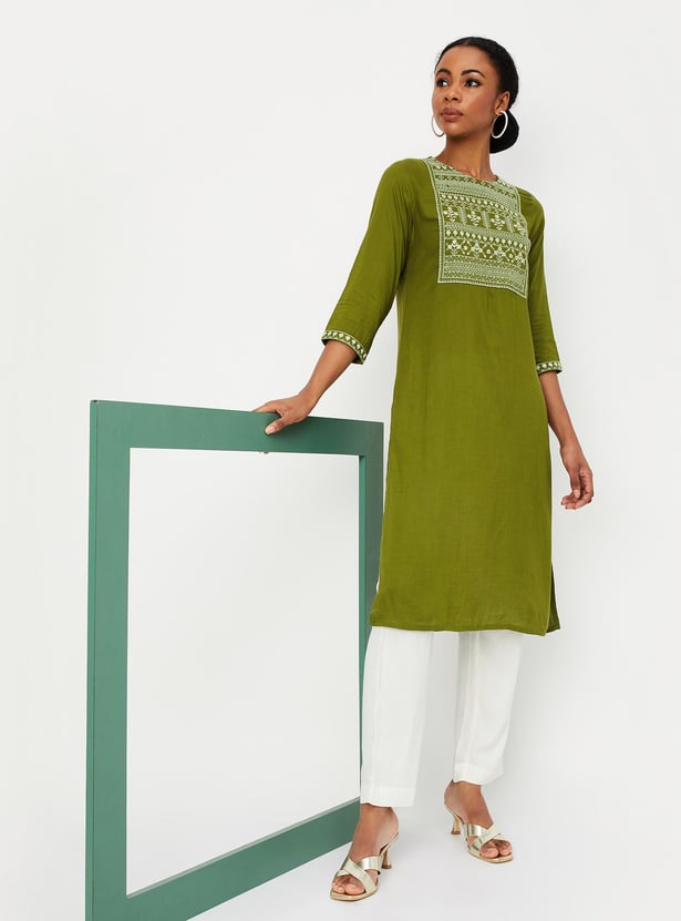 Women Embroidered Straight Kurta
