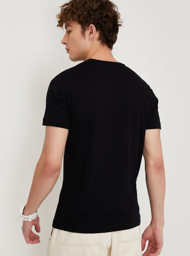 Men Slim Fit Graphic Printed T-shirt