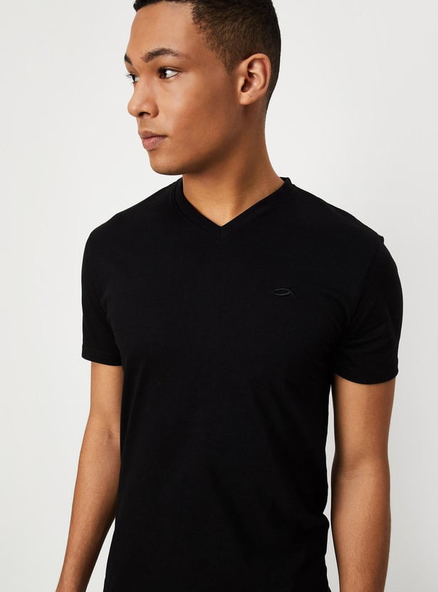 Men Solid V-neck T-shirt