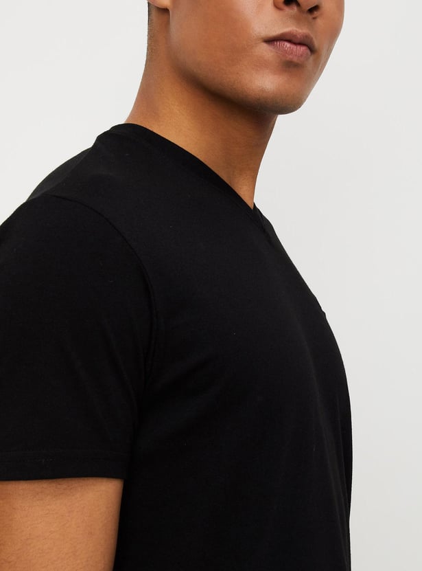 Men Solid V-neck T-shirt