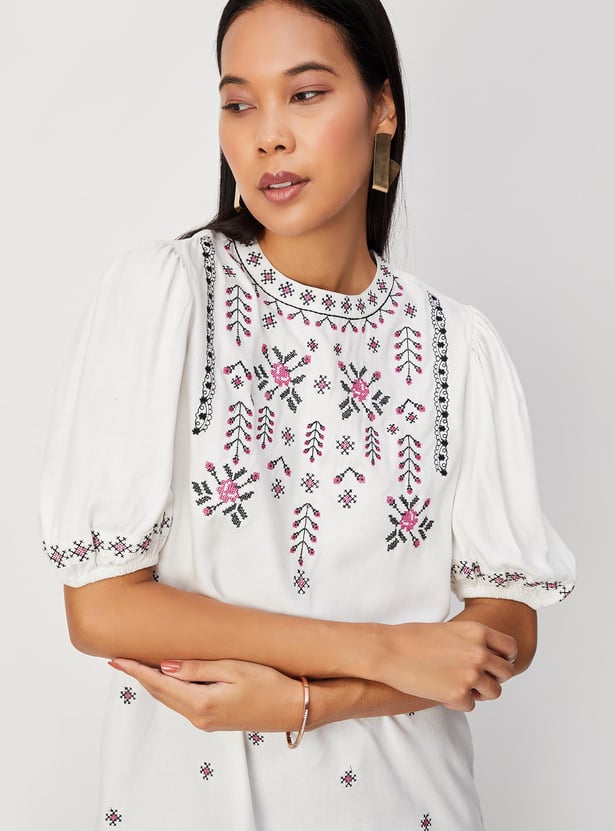 Women Embroidered Puffed Sleeves Top