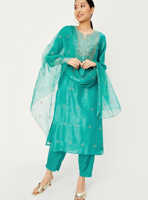 buy-women-embroidered-kalidar-kurta-online-at-just-rs-1699-0