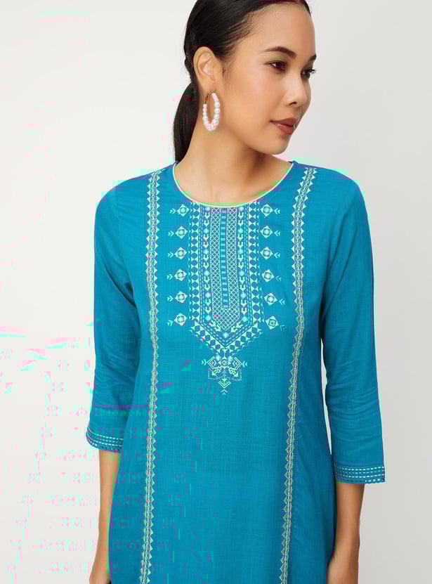 Women Embroidered Yoke Straight Kurta