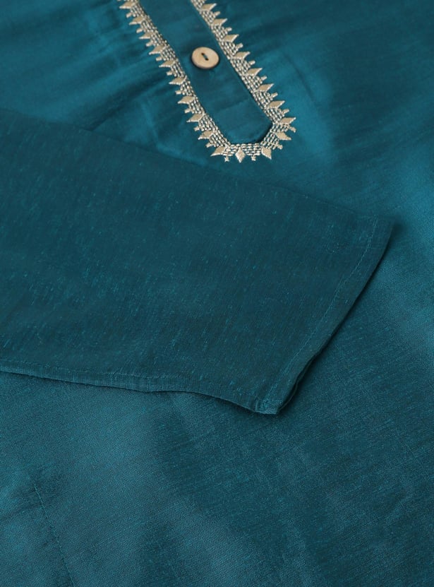 Boys Embroidered Yoke Kurta