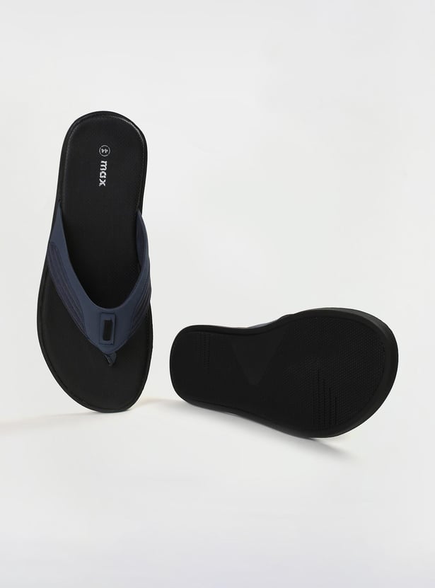 Men Solid V-Strap Slippers