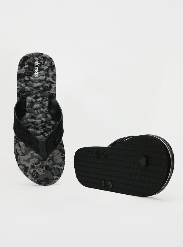 Men Camouflage Printed V-Strap Sippers