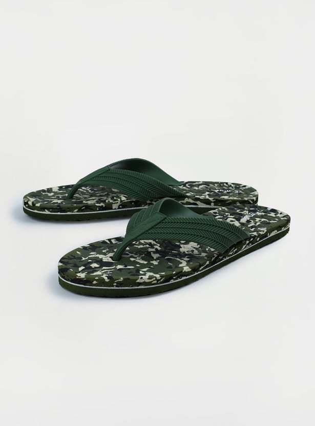 Men Camouflage Printed V-Strap Sippers