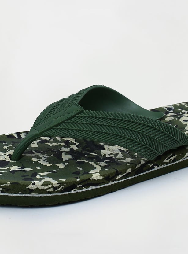 Men Camouflage Printed V-Strap Sippers