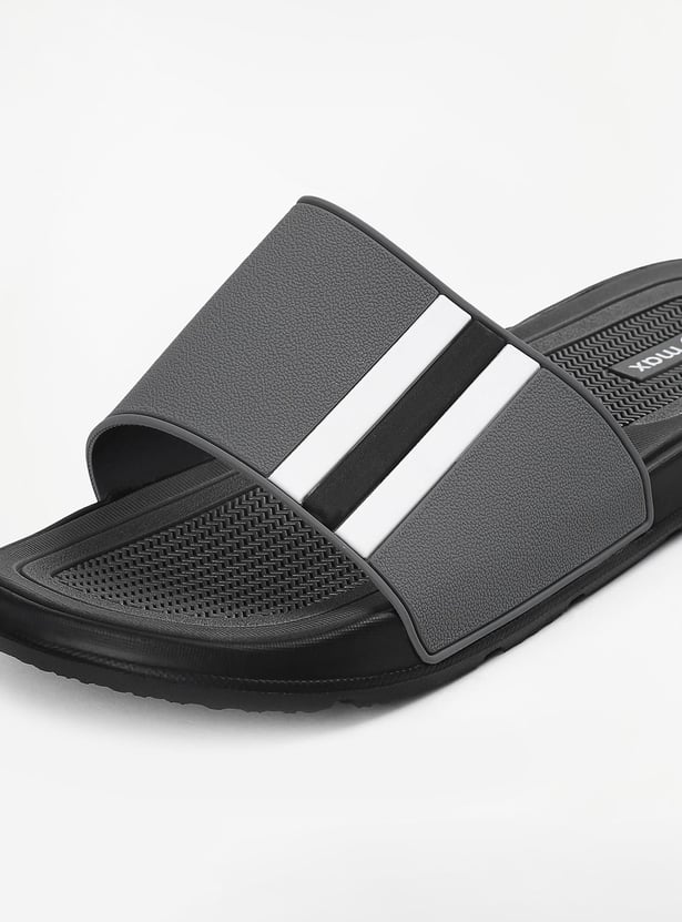 Men Striped Open-Toed Sliders