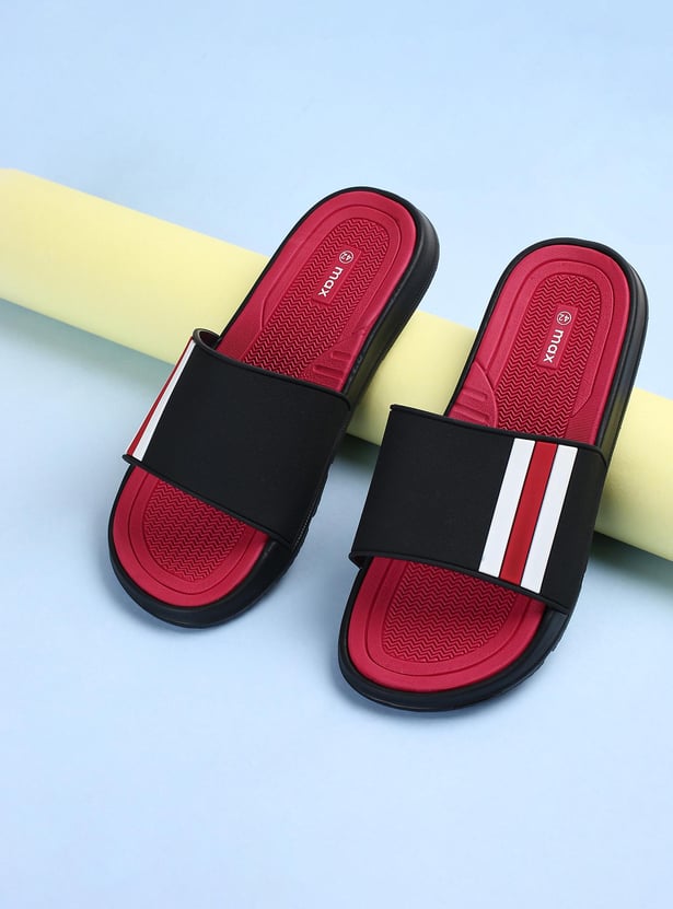 Men Striped Open-Toed Sliders