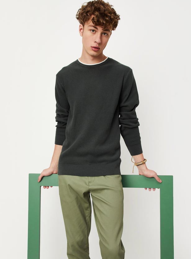 Men Knitted Sweater with Contrast Tipping