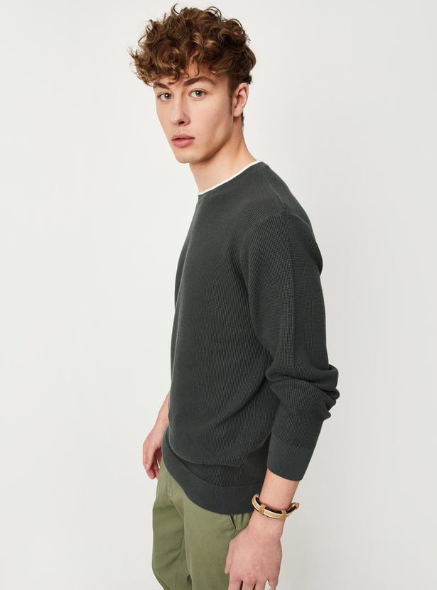 Men Knitted Sweater with Contrast Tipping