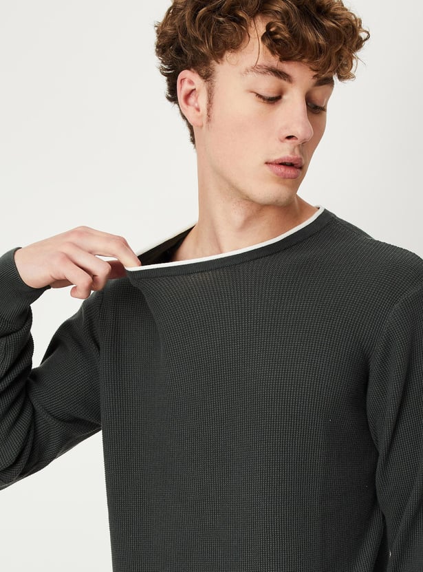 Men Knitted Sweater with Contrast Tipping