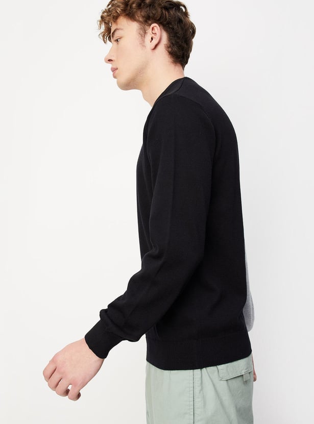 Men Colorblocked Slim Fit Sweater