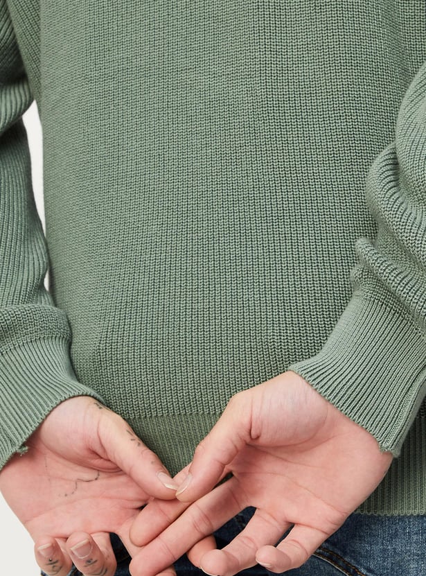 Men Slim Fit Colourblocked Sweater