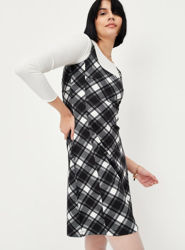 Women Checked Pinafore Dress with T-shirt