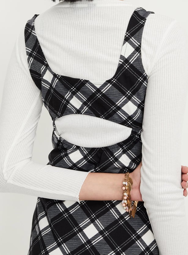 Women Checked Pinafore Dress with T-shirt