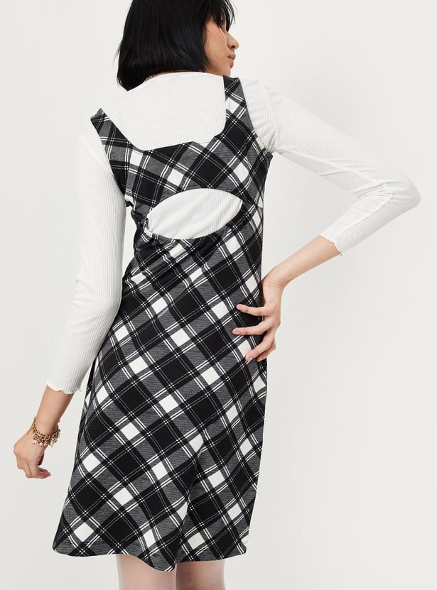 Women Checked Pinafore Dress with T-shirt