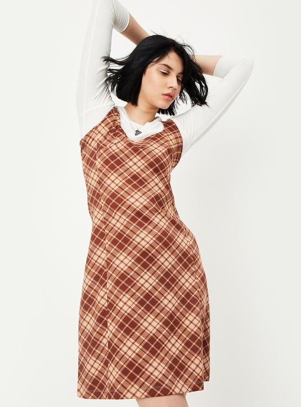 Women Checked Pinafore Dress with T-shirt